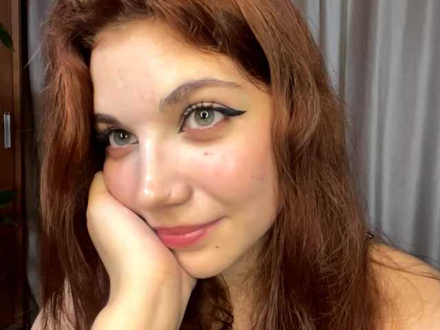 MyrleLinnan live cam on BongaCams