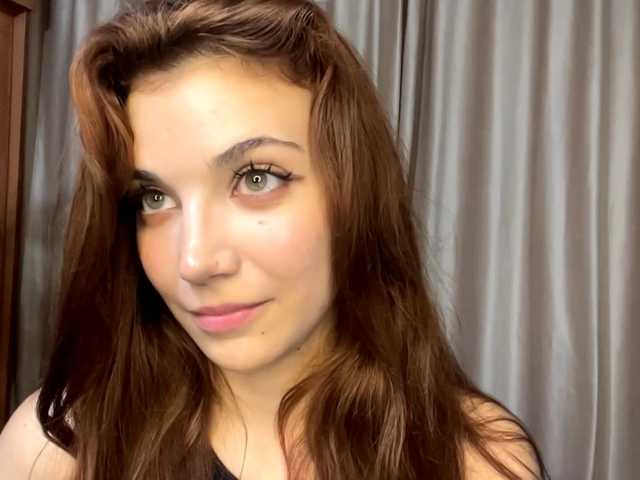 MyrleLinnan live cam on BongaCams