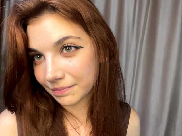 MyrleLinnan live webcam show