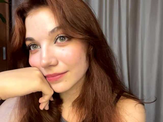 MyrleLinnan live cam on BongaCams