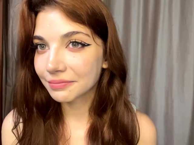 MyrleLinnan live cam on BongaCams