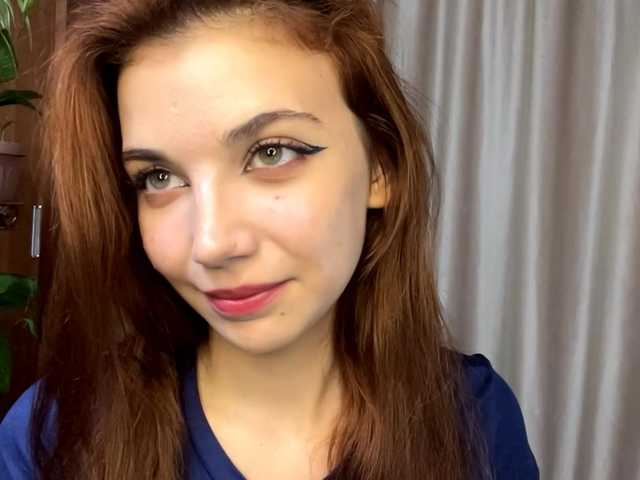 MyrleLinnan live webcam show