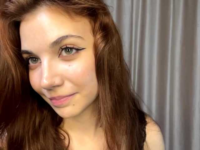 MyrleLinnan live cam on BongaCams