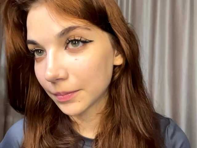 MyrleLinnan live cam