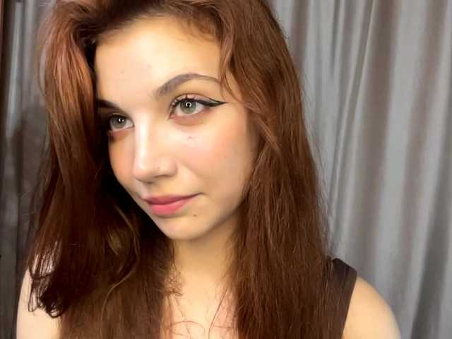 MyrleLinnan live cam on BongaCams