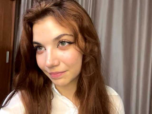MyrleLinnan live cam on BongaCams
