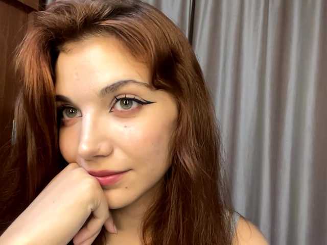 MyrleLinnan live cam on BongaCams