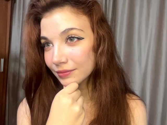 MyrleLinnan live cam on BongaCams