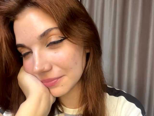 MyrleLinnan live webcam show