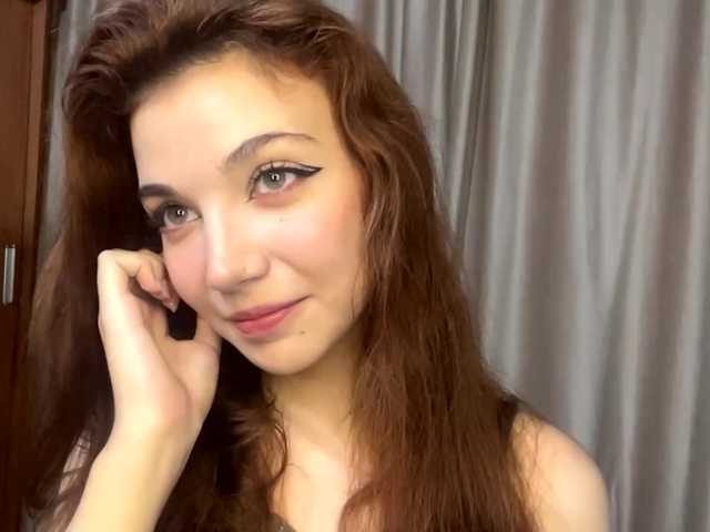 MyrleLinnan live cam on BongaCams