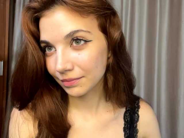 MyrleLinnan live cam on BongaCams