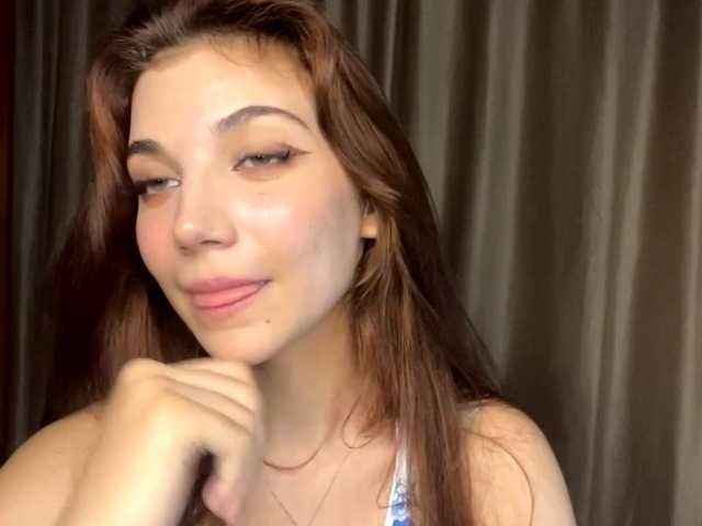 MyrleLinnan live cam on BongaCams