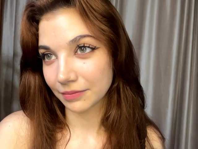 MyrleLinnan live cam on BongaCams