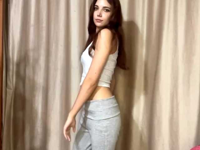 MyrleLinnan live cam on BongaCams