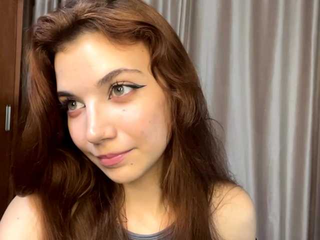 MyrleLinnan live cam on BongaCams