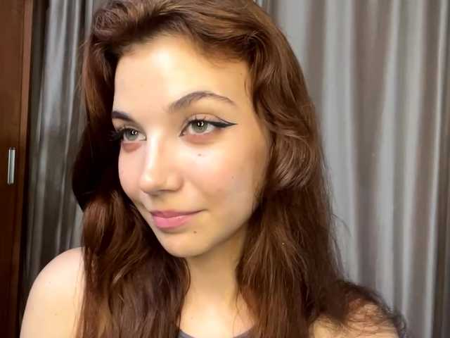 MyrleLinnan live cam on BongaCams