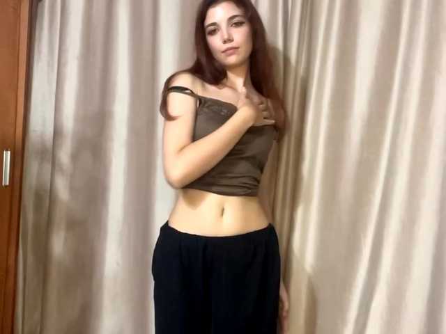 MyrleLinnan live webcam show