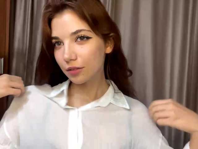 MyrleLinnan live cam on BongaCams