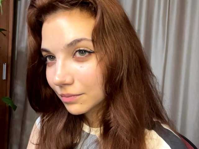 MyrleLinnan live cam on BongaCams