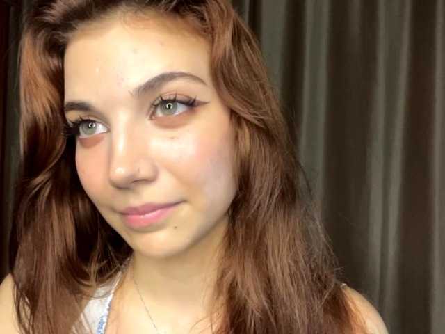 MyrleLinnan live cam on BongaCams