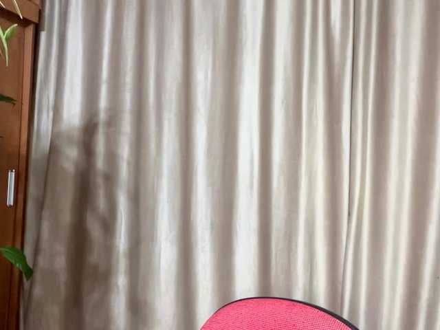 MyrleLinnan live cam on BongaCams