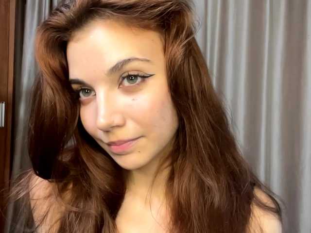 MyrleLinnan live cam on BongaCams