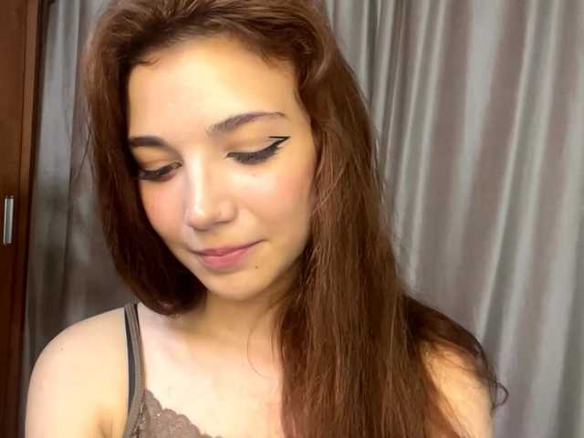 MyrleLinnan live cam on BongaCams