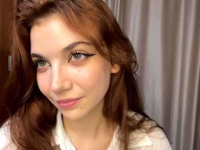 MyrleLinnan live cam on BongaCams
