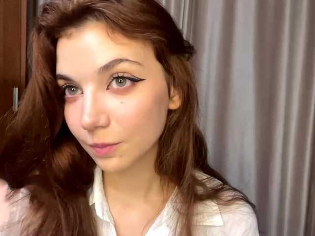 MyrleLinnan live cam on BongaCams