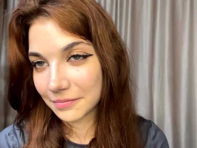 MyrleLinnan live cam on BongaCams
