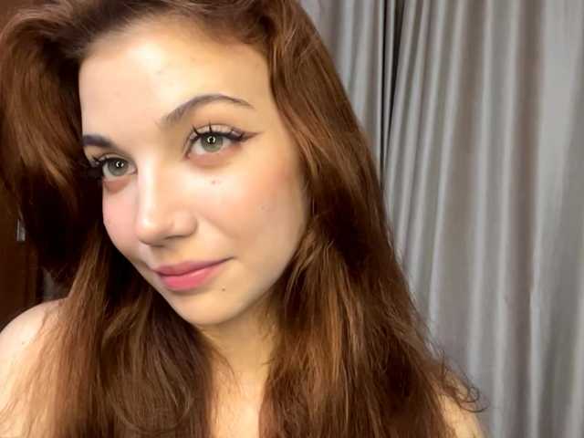 MyrleLinnan live cam on BongaCams