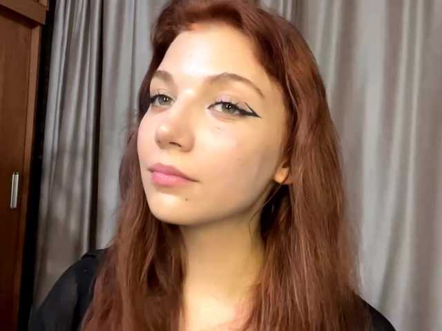 MyrleLinnan live cam on BongaCams