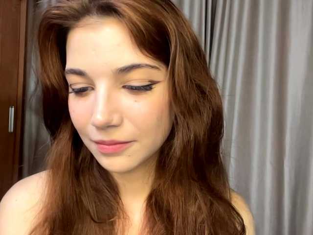 MyrleLinnan live cam on BongaCams