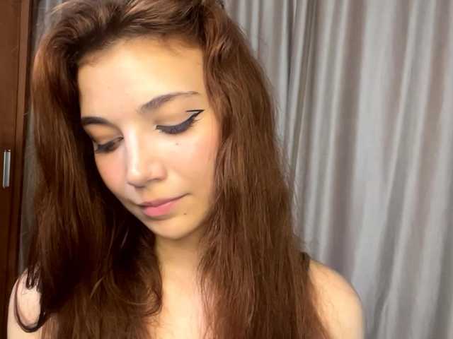 MyrleLinnan live cam on BongaCams