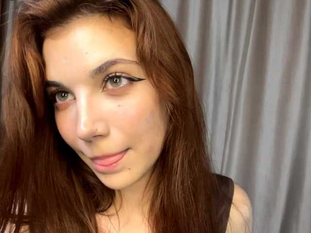 MyrleLinnan live cam on BongaCams