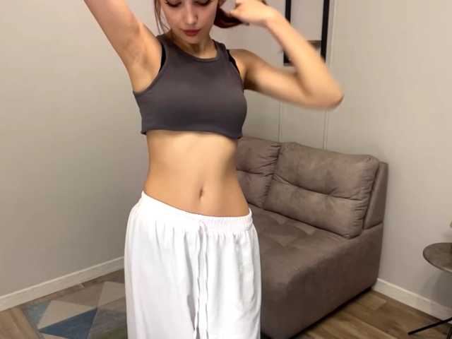 MyrleLinnan live cam on BongaCams