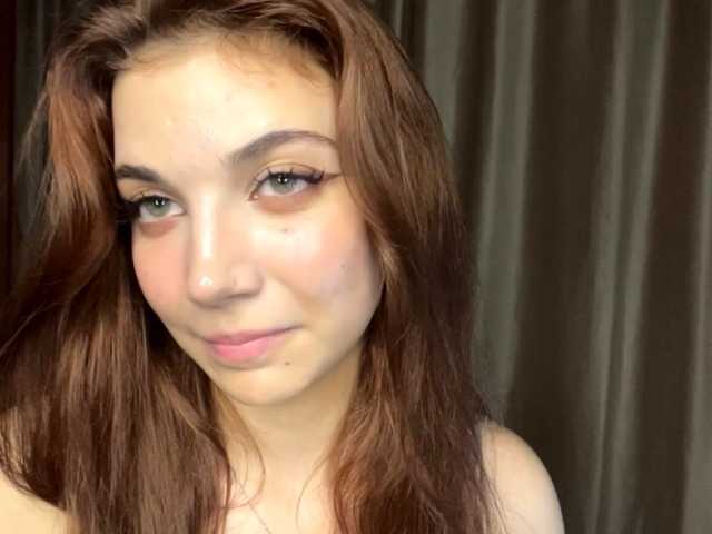 MyrleLinnan live cam on BongaCams