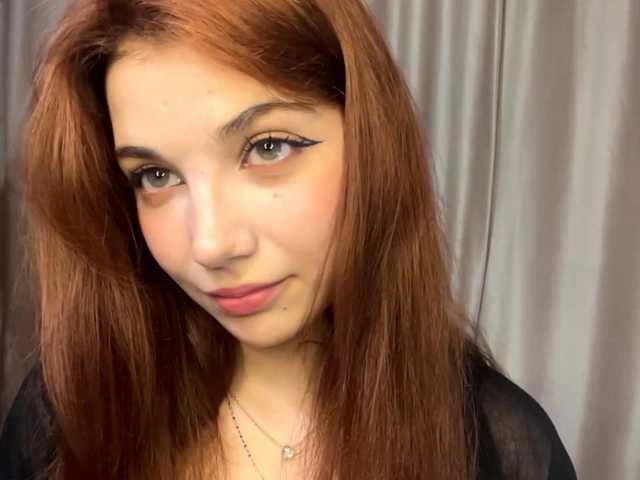 MyrleLinnan live cam on BongaCams