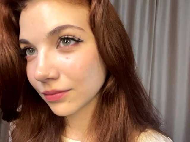 MyrleLinnan live cam on BongaCams