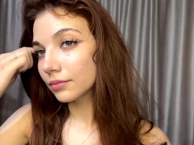 MyrleLinnan live cam on BongaCams