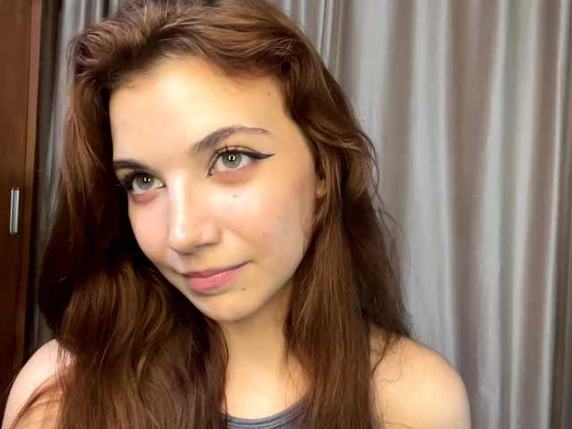 MyrleLinnan live cam on BongaCams