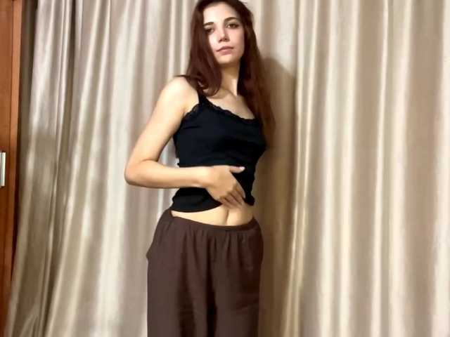 MyrleLinnan live webcam show