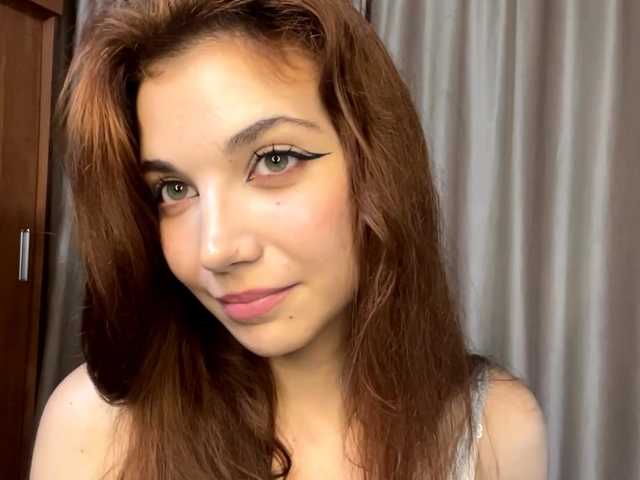 MyrleLinnan live cam on BongaCams