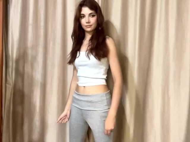 MyrleLinnan live cam on BongaCams