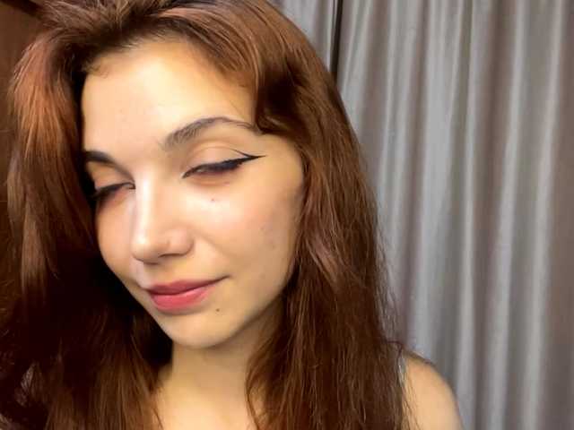 MyrleLinnan live webcam show