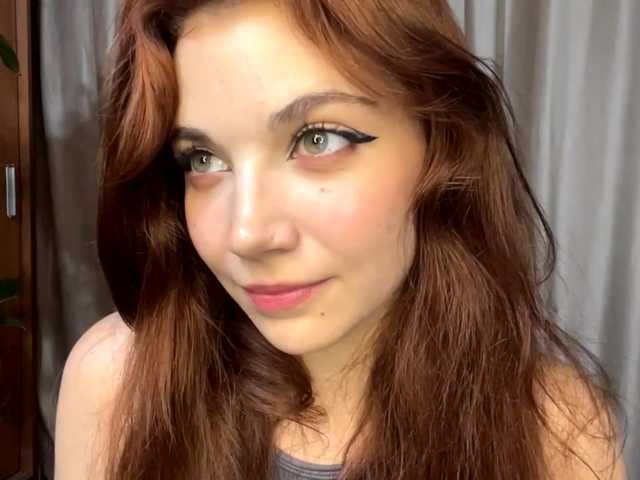 MyrleLinnan live cam on BongaCams