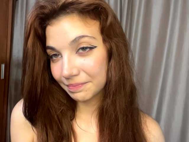 MyrleLinnan live cam on BongaCams