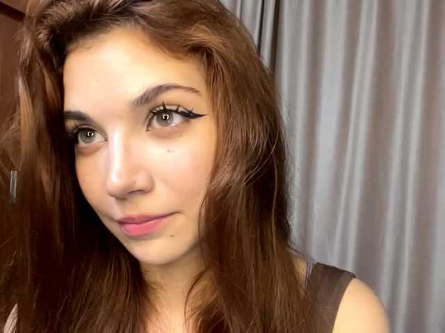 MyrleLinnan live cam on BongaCams