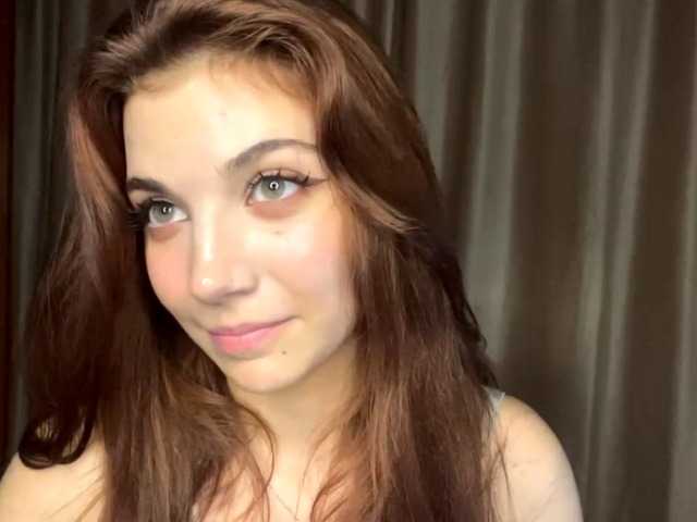 MyrleLinnan live cam on BongaCams