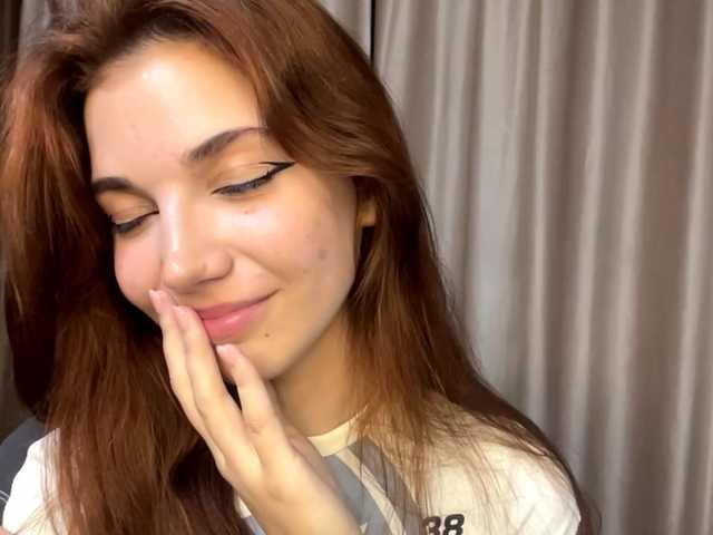 MyrleLinnan live cam on BongaCams